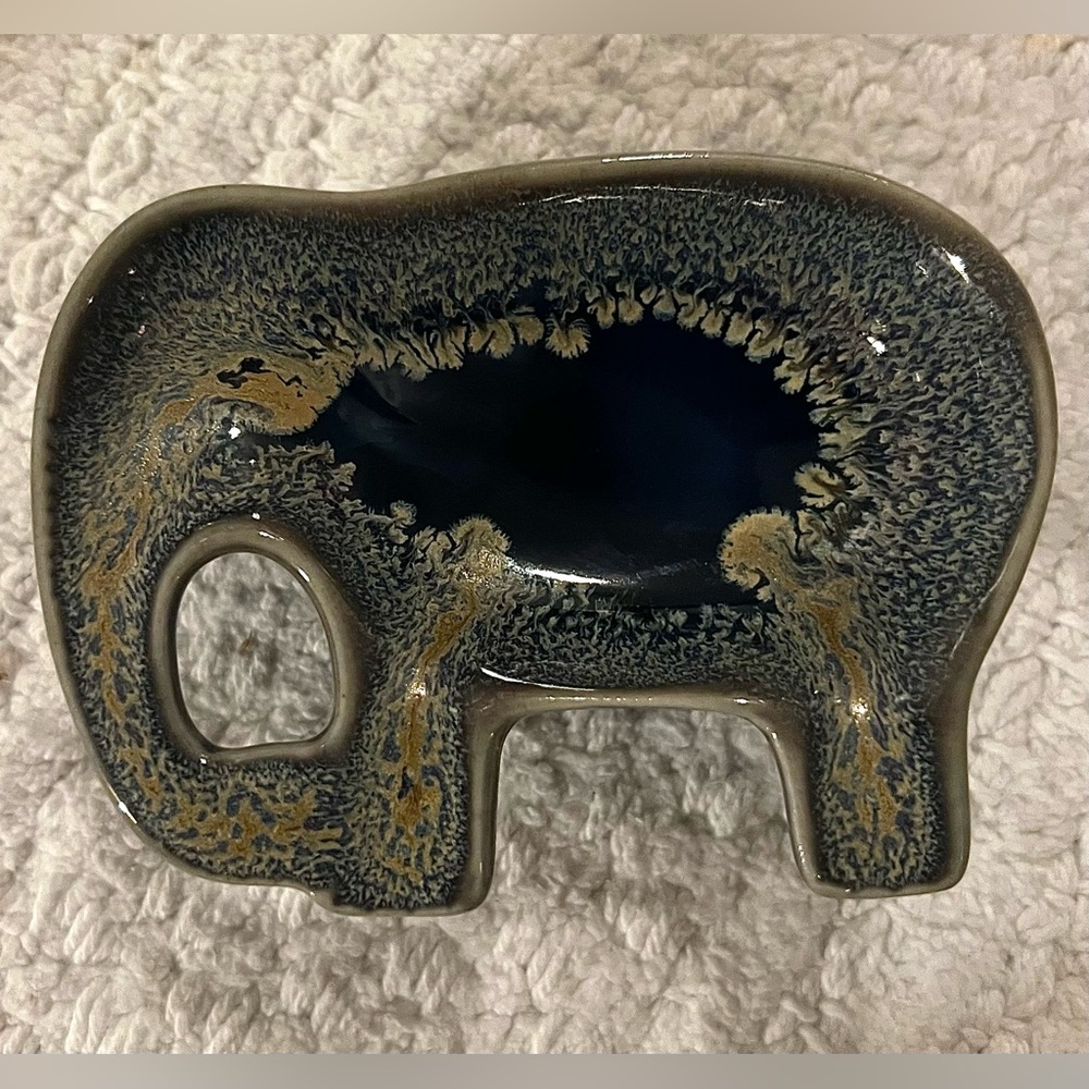Elephant Walk
Ceramic River Washed Elephant Tray, Blue